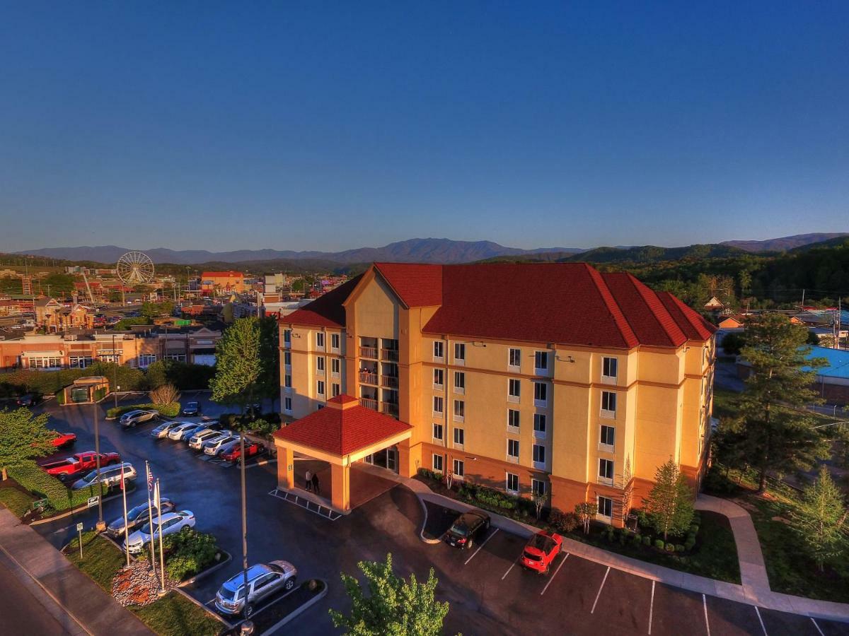 La Quinta By Wyndham Pigeon Forge Hotell Exteriör bild